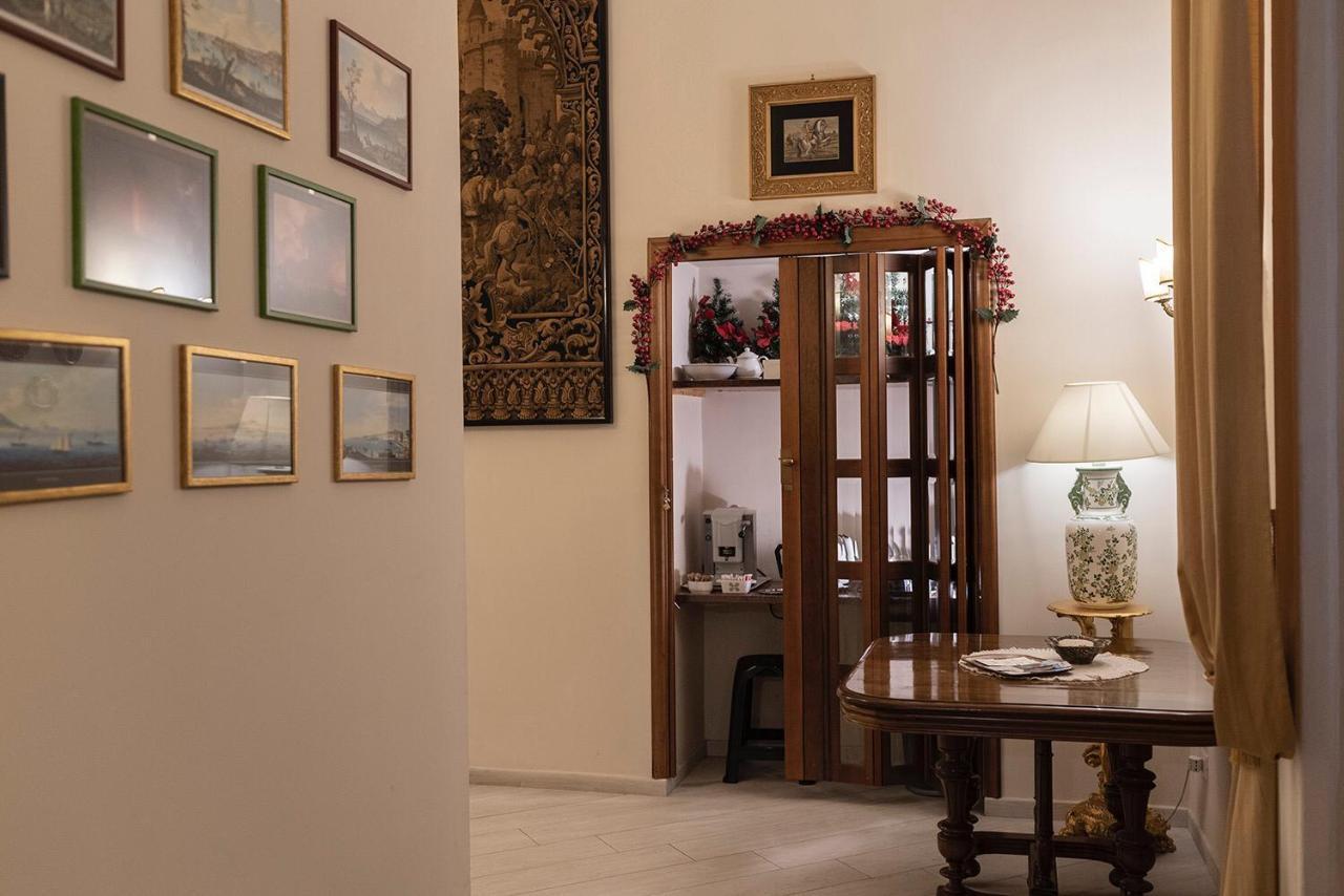 Domus Borbonica Bed & Breakfast Napoli Dış mekan fotoğraf