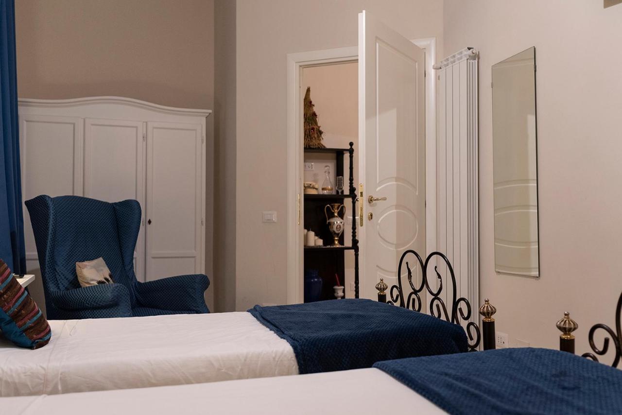 Domus Borbonica Bed & Breakfast Napoli Dış mekan fotoğraf