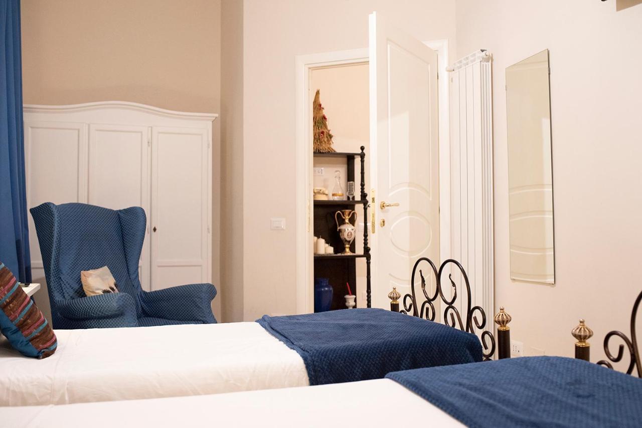 Domus Borbonica Bed & Breakfast Napoli Dış mekan fotoğraf