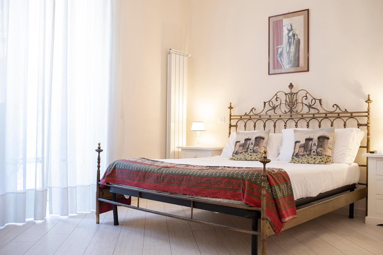 Domus Borbonica Bed & Breakfast Napoli Dış mekan fotoğraf