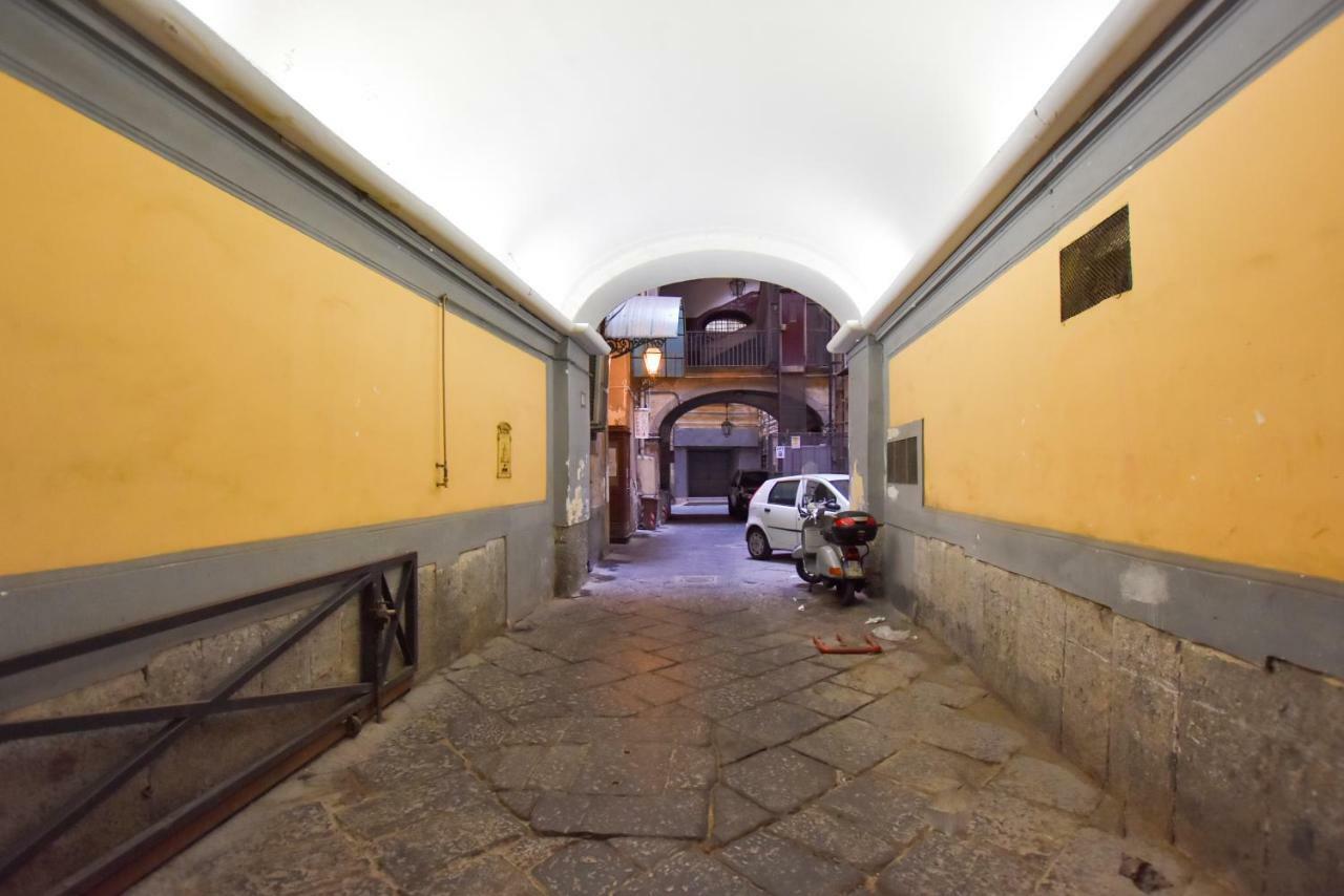 Domus Borbonica Bed & Breakfast Napoli Dış mekan fotoğraf