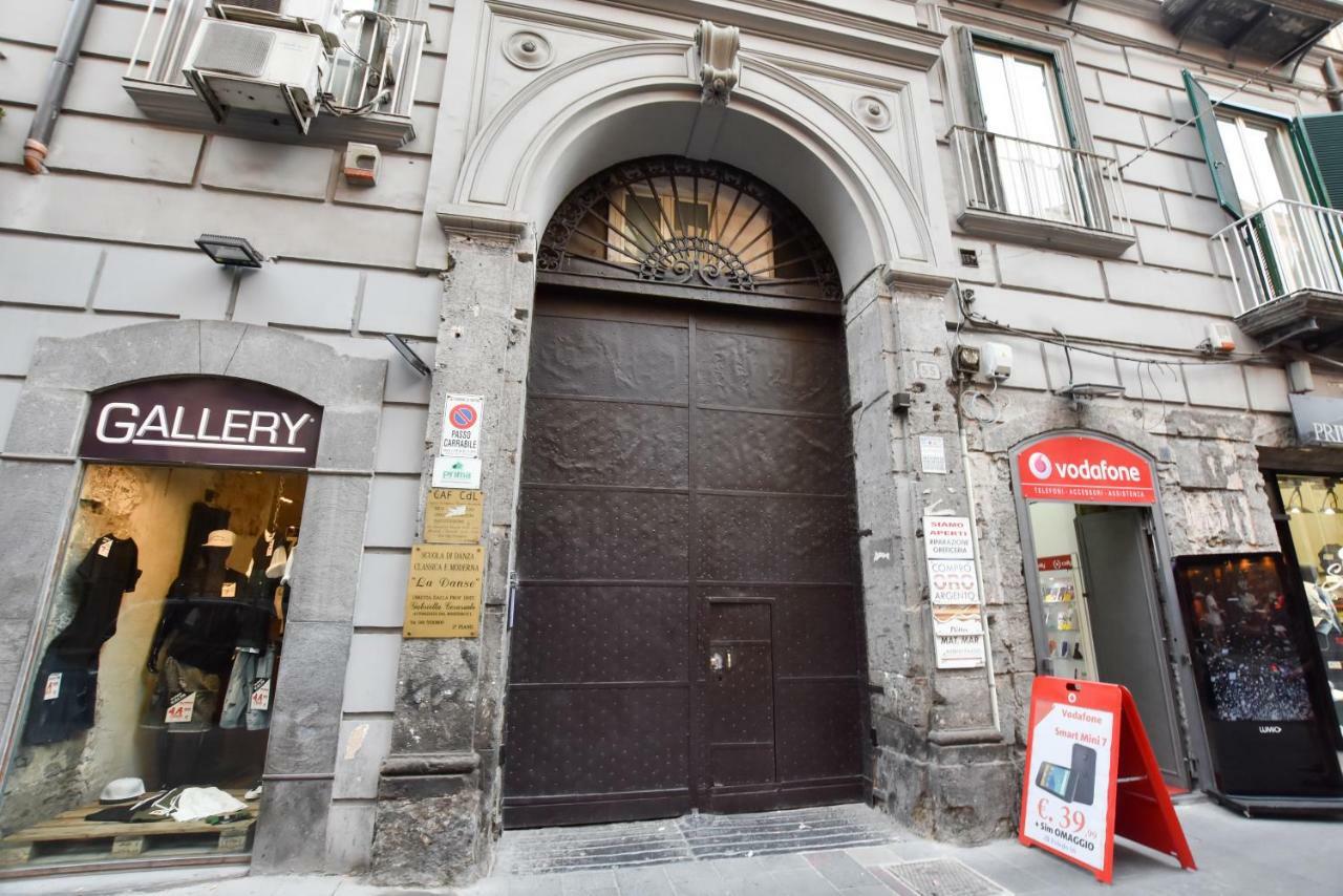 Domus Borbonica Bed & Breakfast Napoli Dış mekan fotoğraf