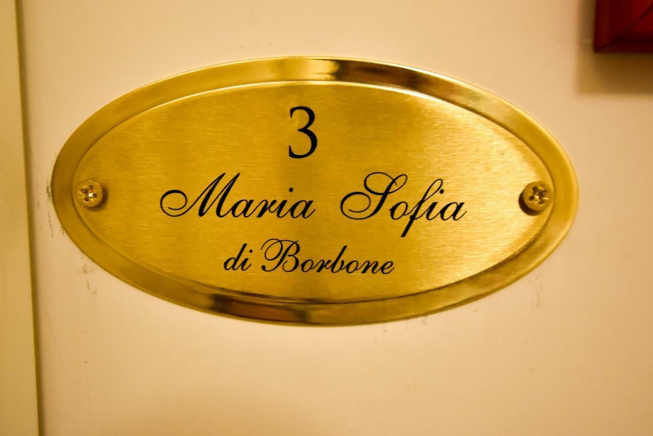 Domus Borbonica Bed & Breakfast Napoli Dış mekan fotoğraf