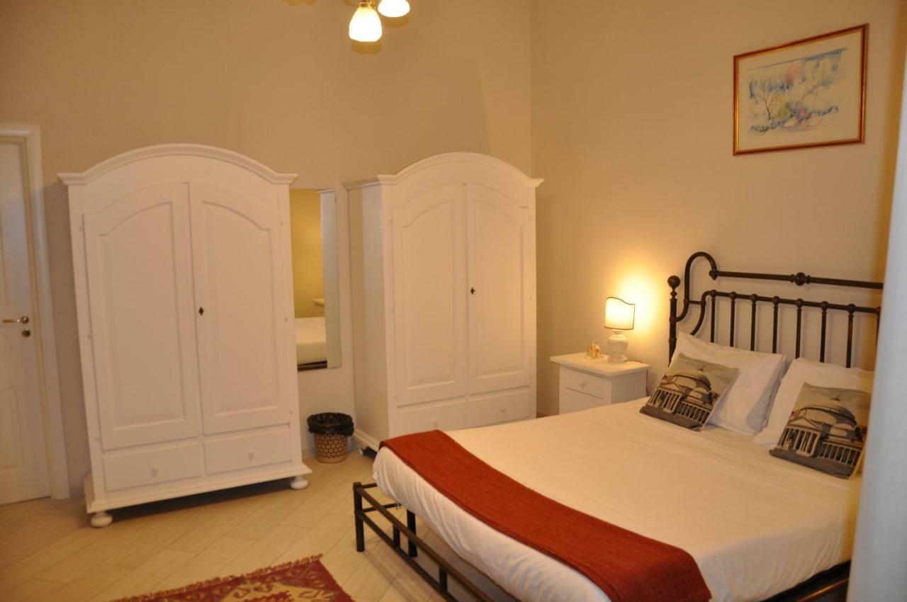 Domus Borbonica Bed & Breakfast Napoli Dış mekan fotoğraf