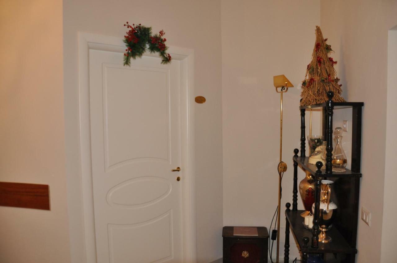Domus Borbonica Bed & Breakfast Napoli Dış mekan fotoğraf