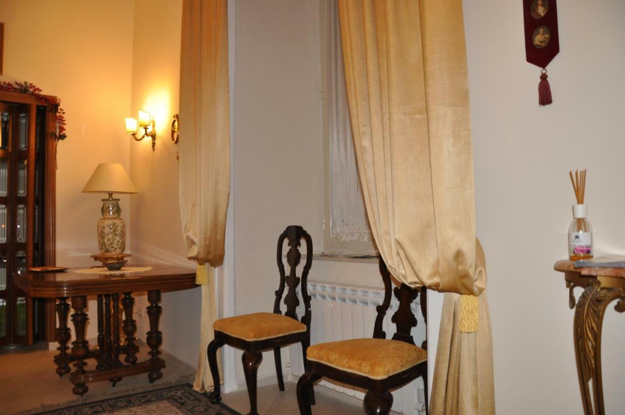 Domus Borbonica Bed & Breakfast Napoli Dış mekan fotoğraf