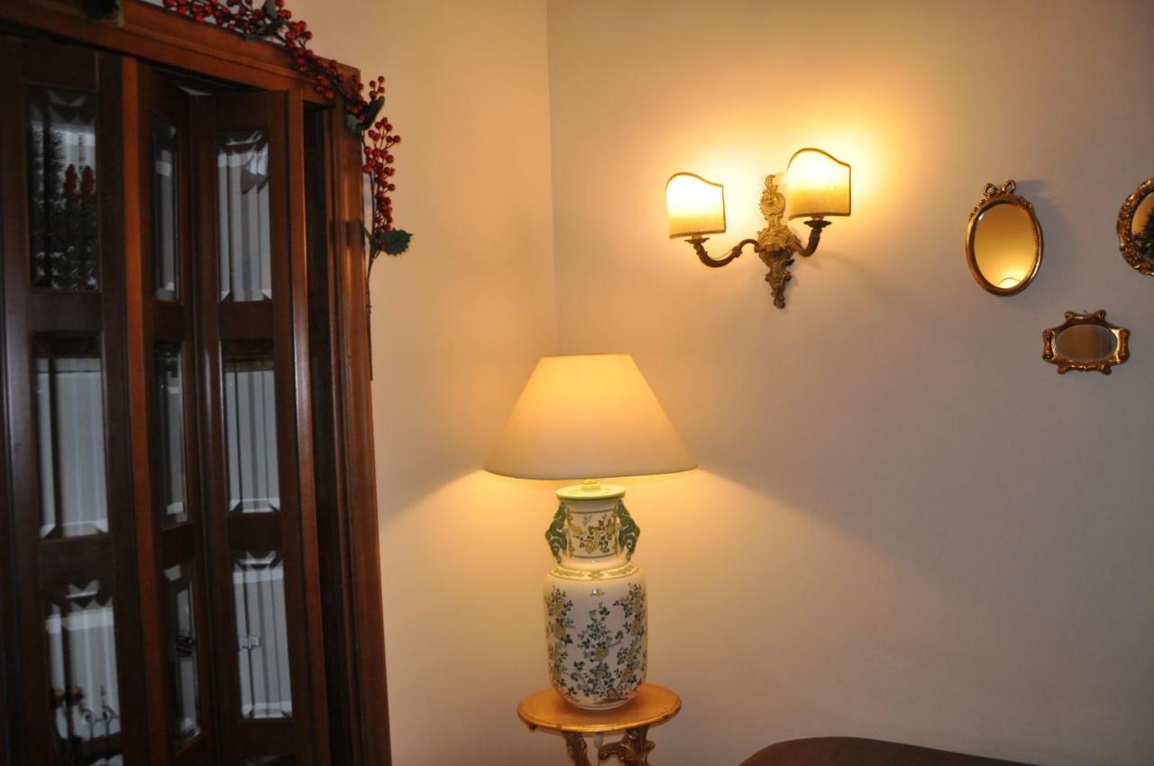 Domus Borbonica Bed & Breakfast Napoli Dış mekan fotoğraf