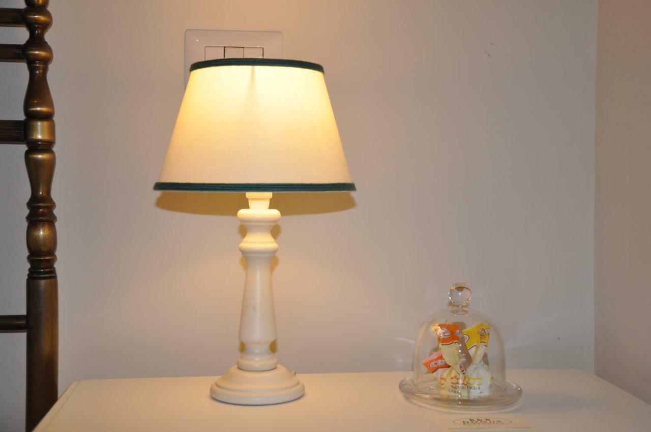 Domus Borbonica Bed & Breakfast Napoli Dış mekan fotoğraf