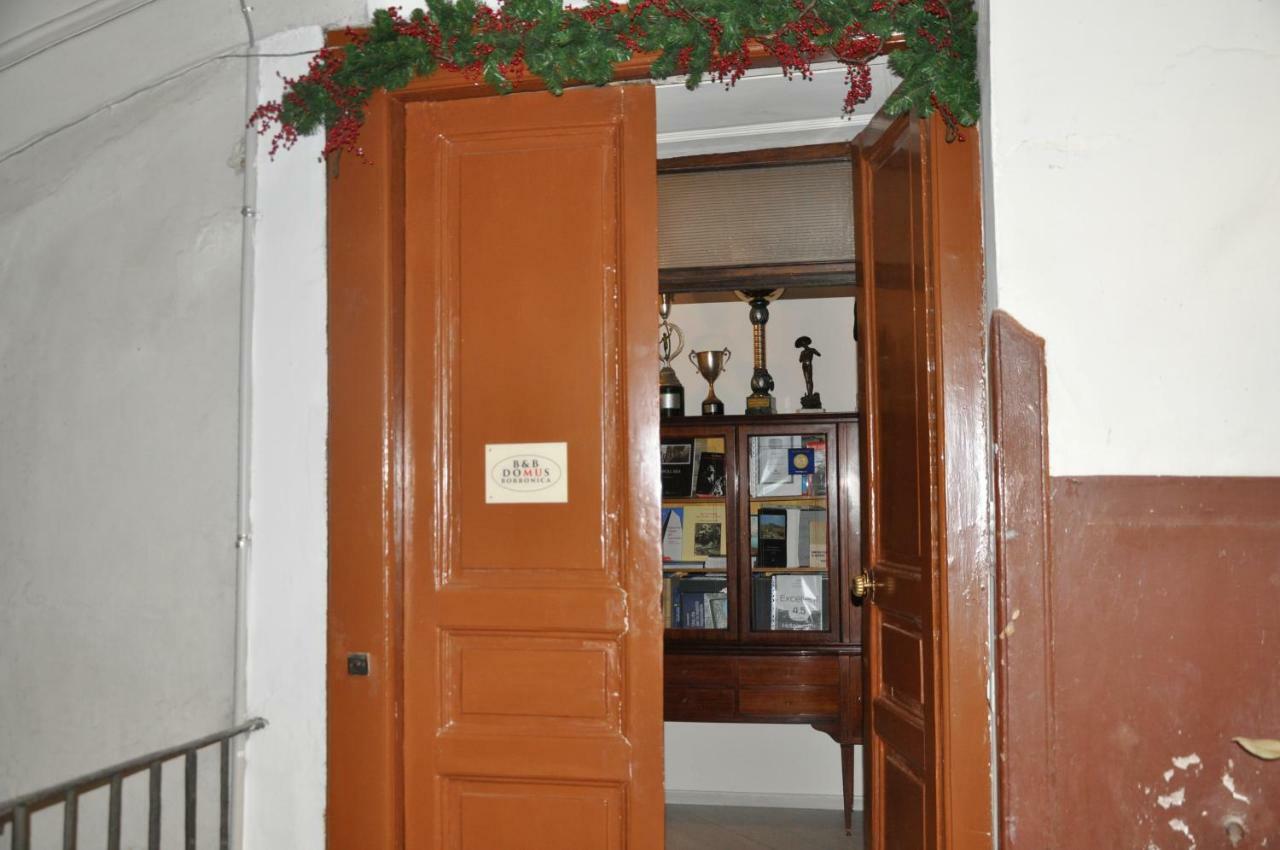 Domus Borbonica Bed & Breakfast Napoli Dış mekan fotoğraf